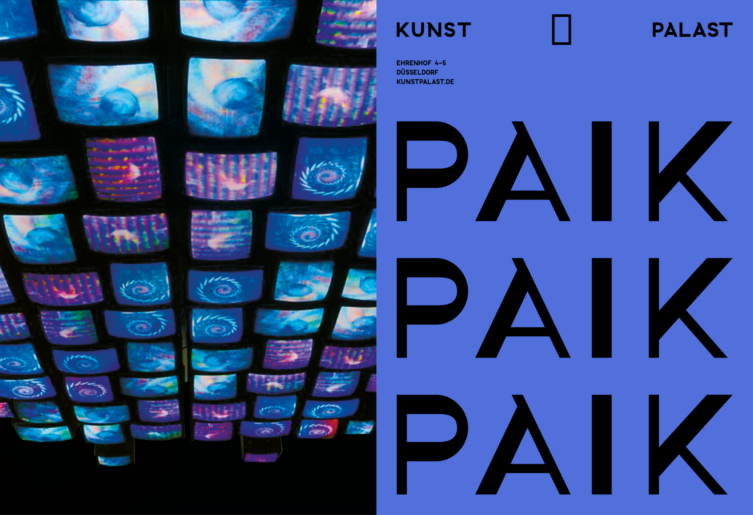 Kunstwerk neben blauem Schriftmuster / Artwork next to blue writing pattern